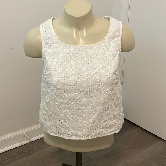 NWT Lilly Pulitzer Crop Daisy Eyelet Top - Picture 2 of 6